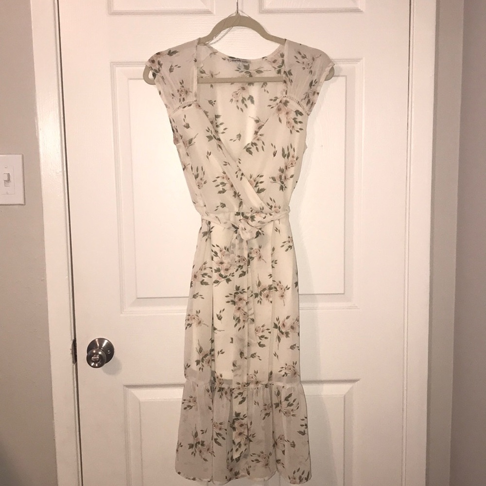 CHARLOTTE RUSSE FLORAL DRESS
